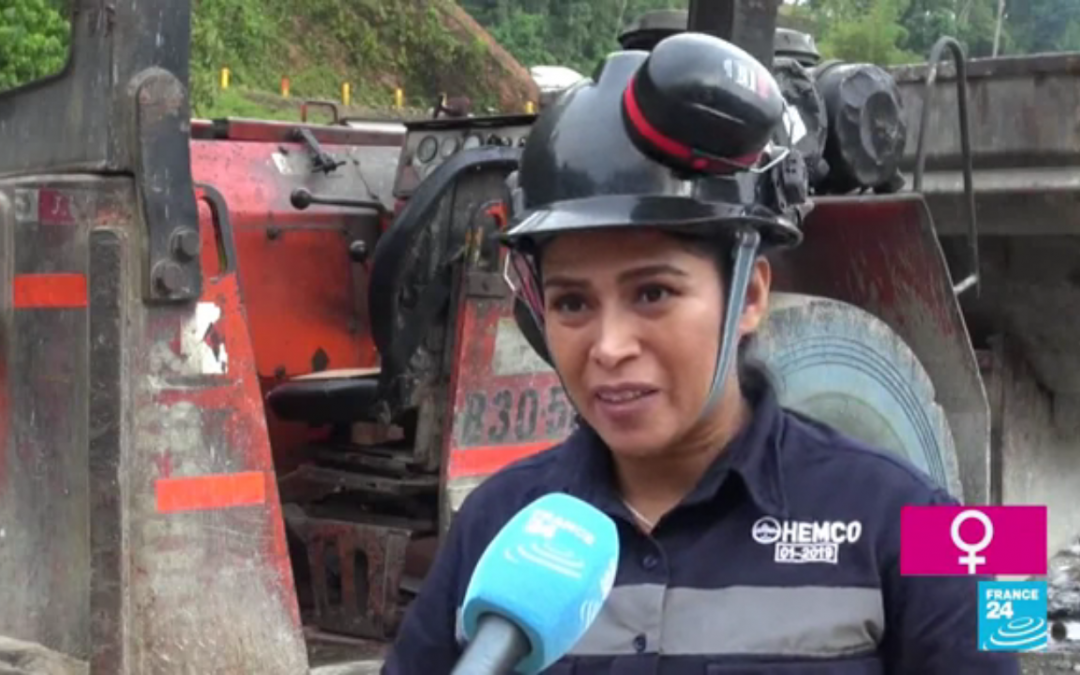 María Hernandez rompiendo estigmas debajo de la tierra